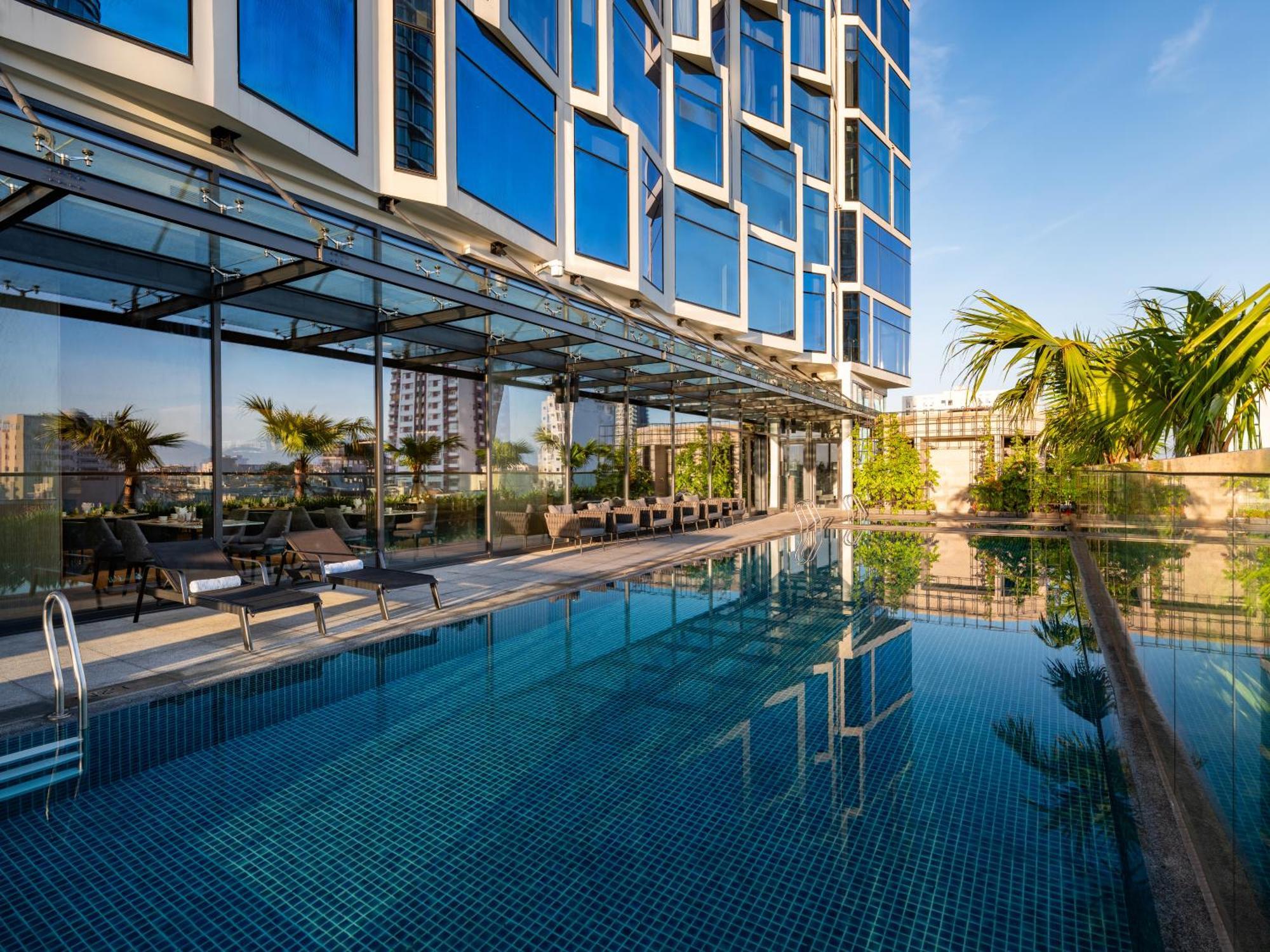 Crowne Plaza Danang City Centre By Ihg Exterior photo