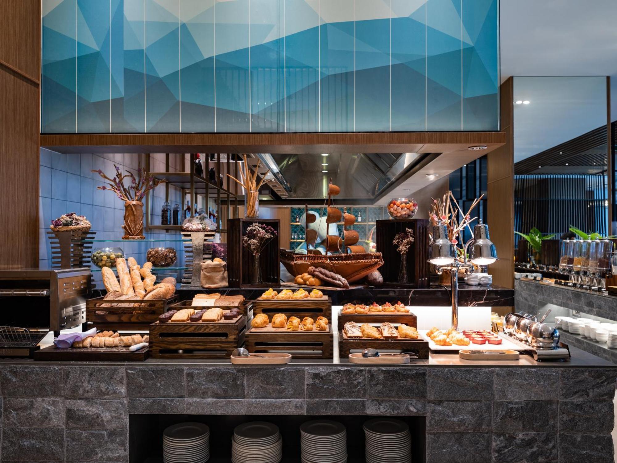 Crowne Plaza Danang City Centre By Ihg Exterior photo