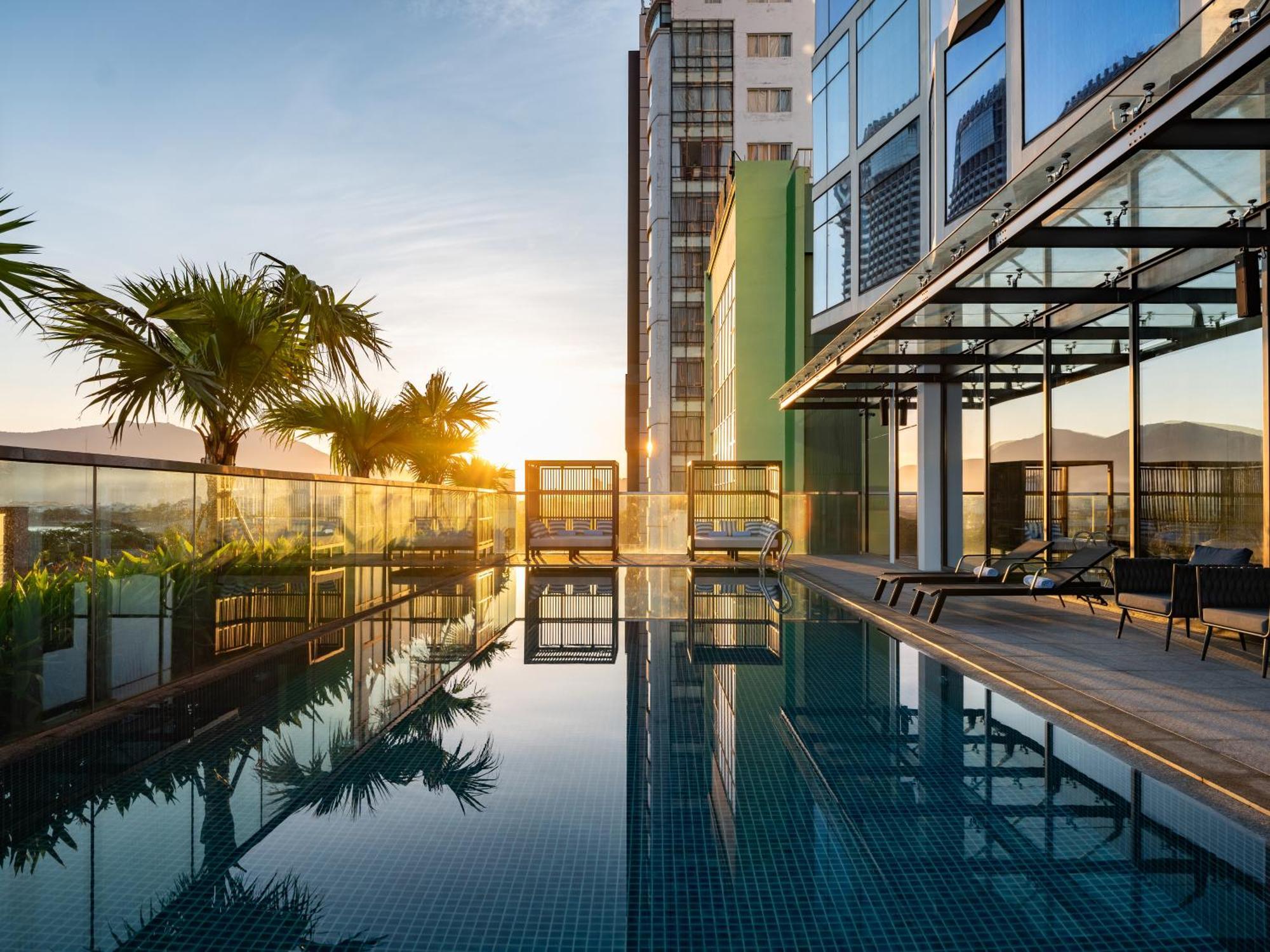 Crowne Plaza Danang City Centre By Ihg Exterior photo
