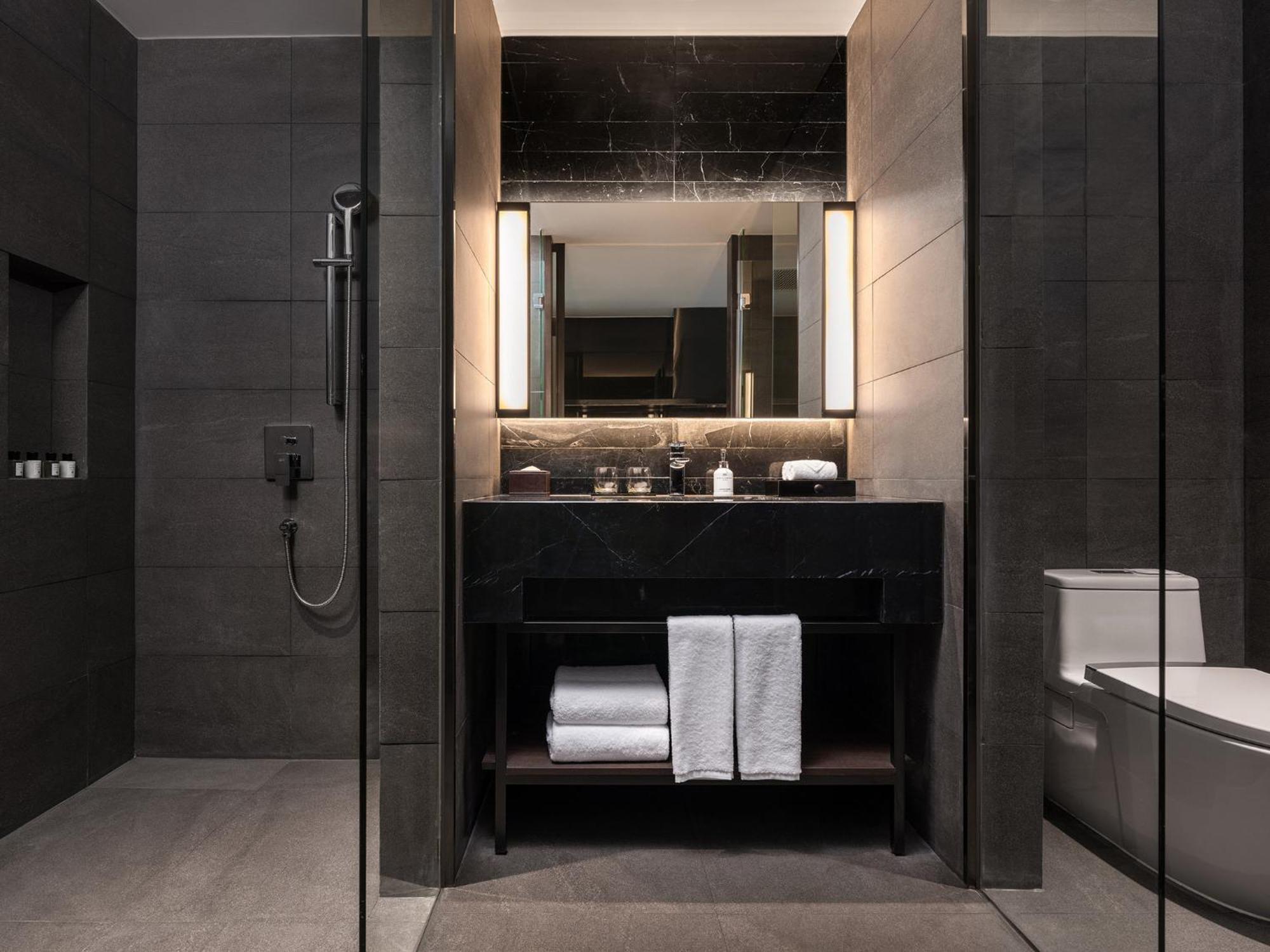 Crowne Plaza Danang City Centre By Ihg Exterior photo