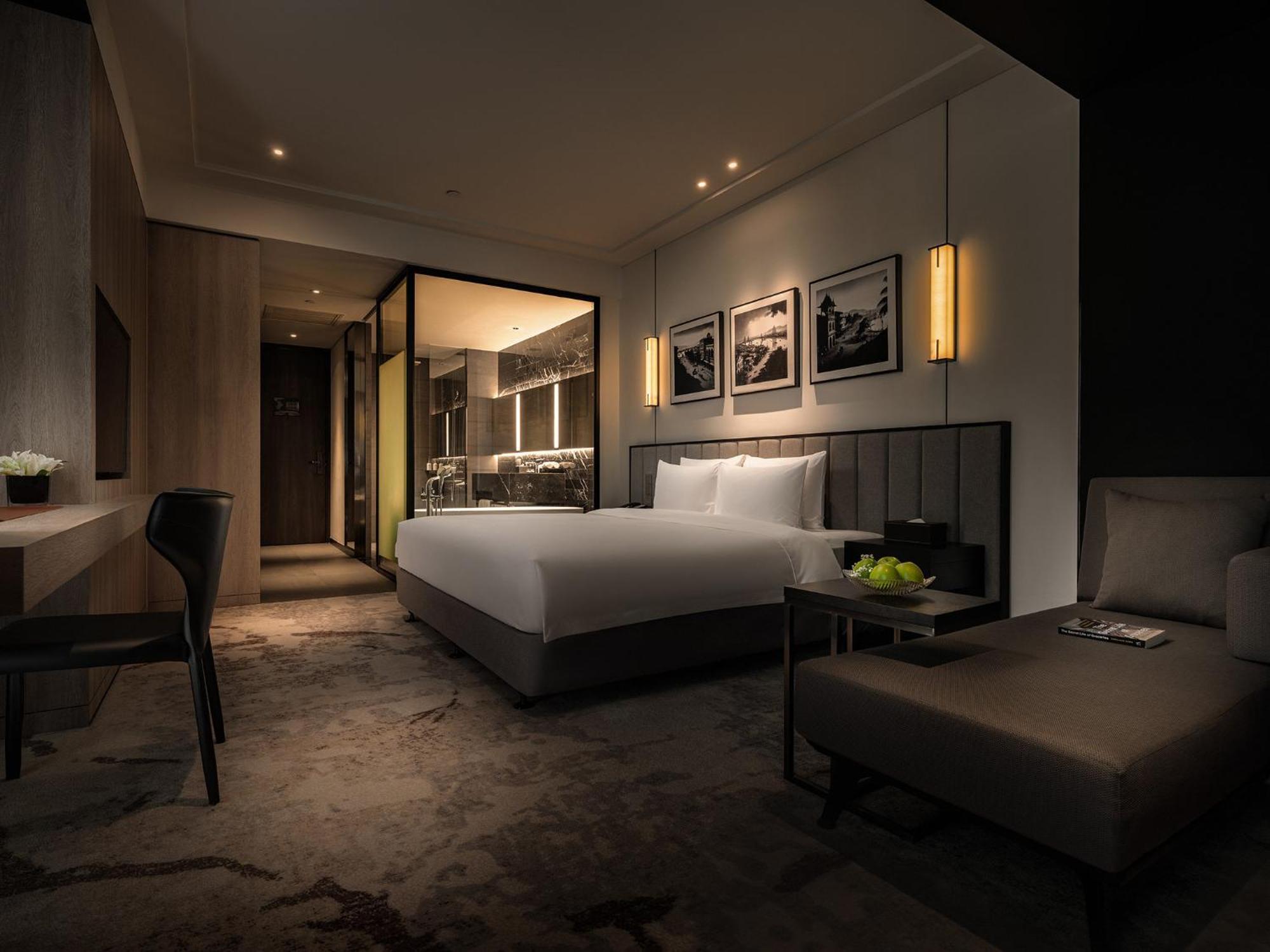 Crowne Plaza Danang City Centre By Ihg Exterior photo