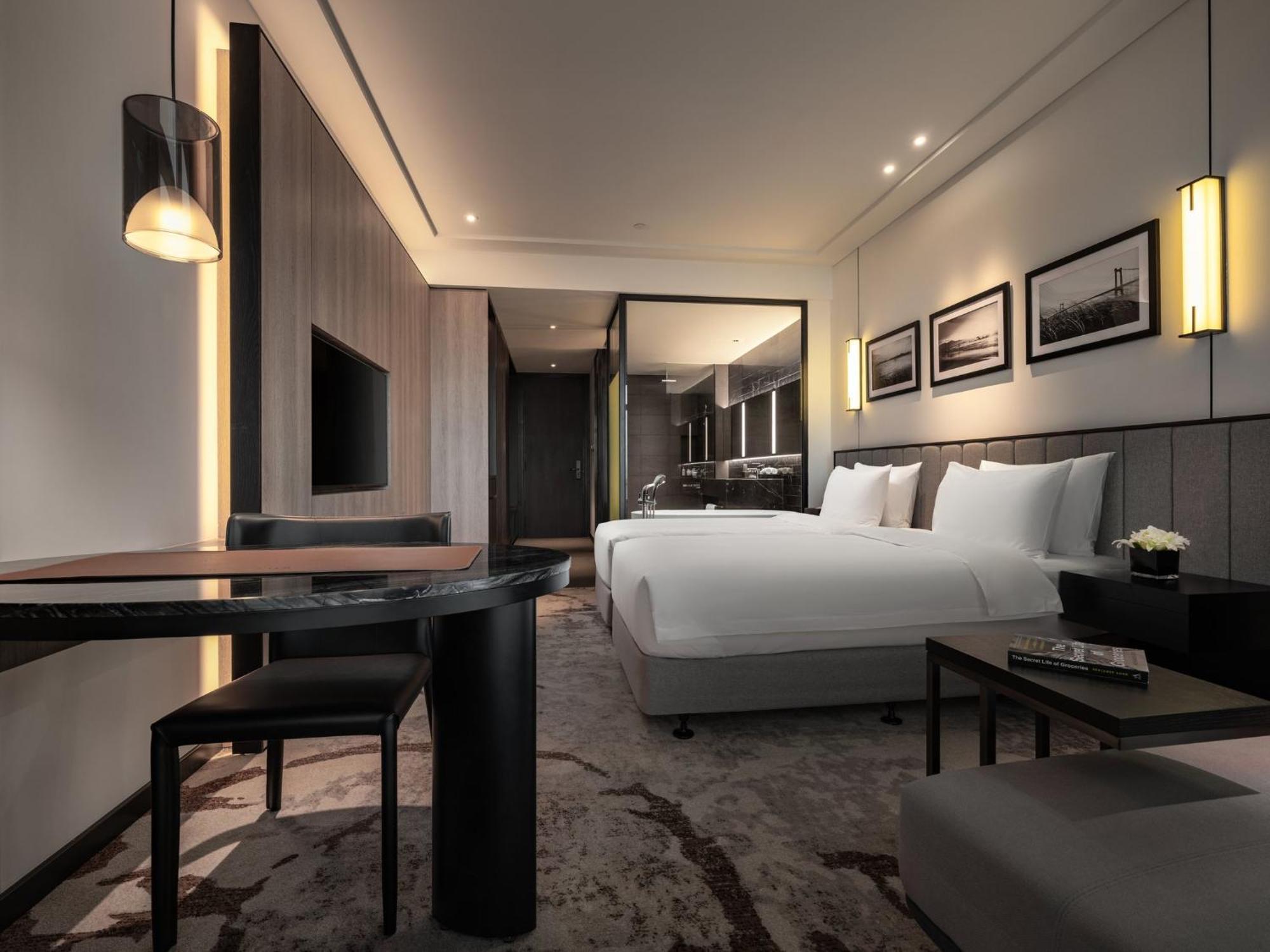 Crowne Plaza Danang City Centre By Ihg Exterior photo
