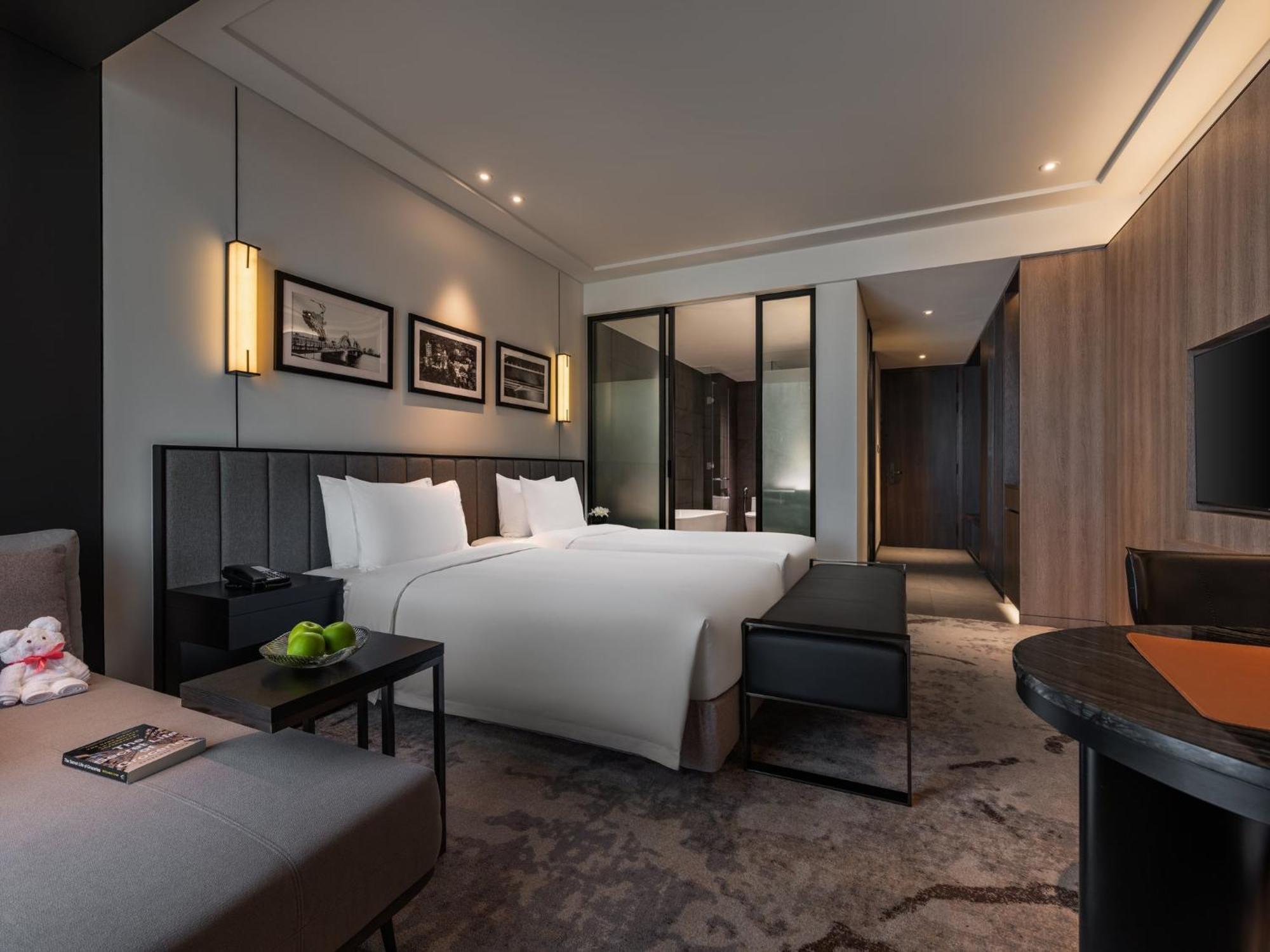 Crowne Plaza Danang City Centre By Ihg Exterior photo
