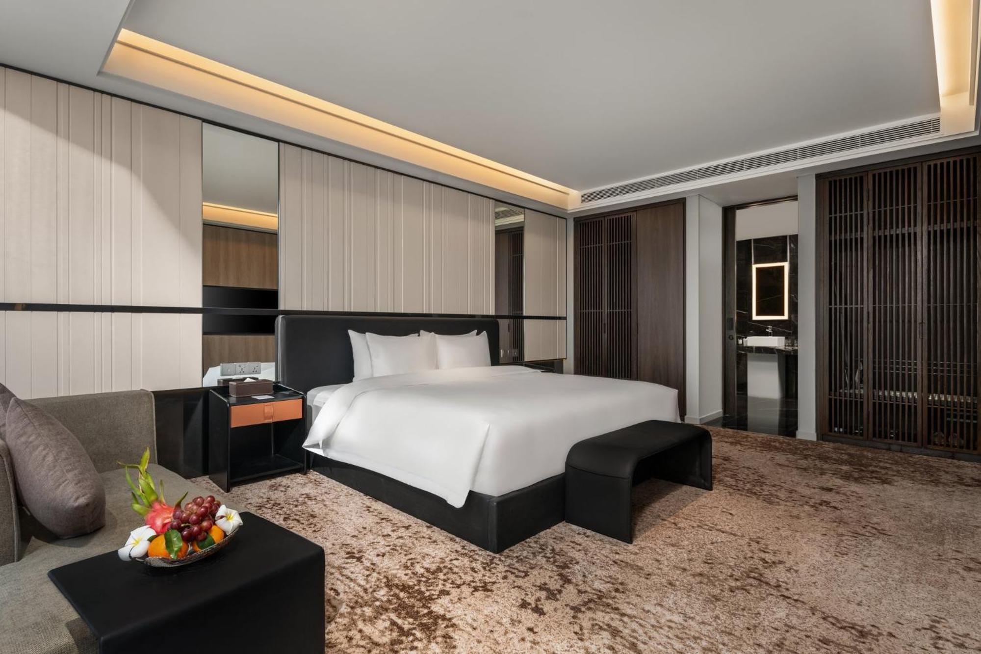 Crowne Plaza Danang City Centre By Ihg Exterior photo