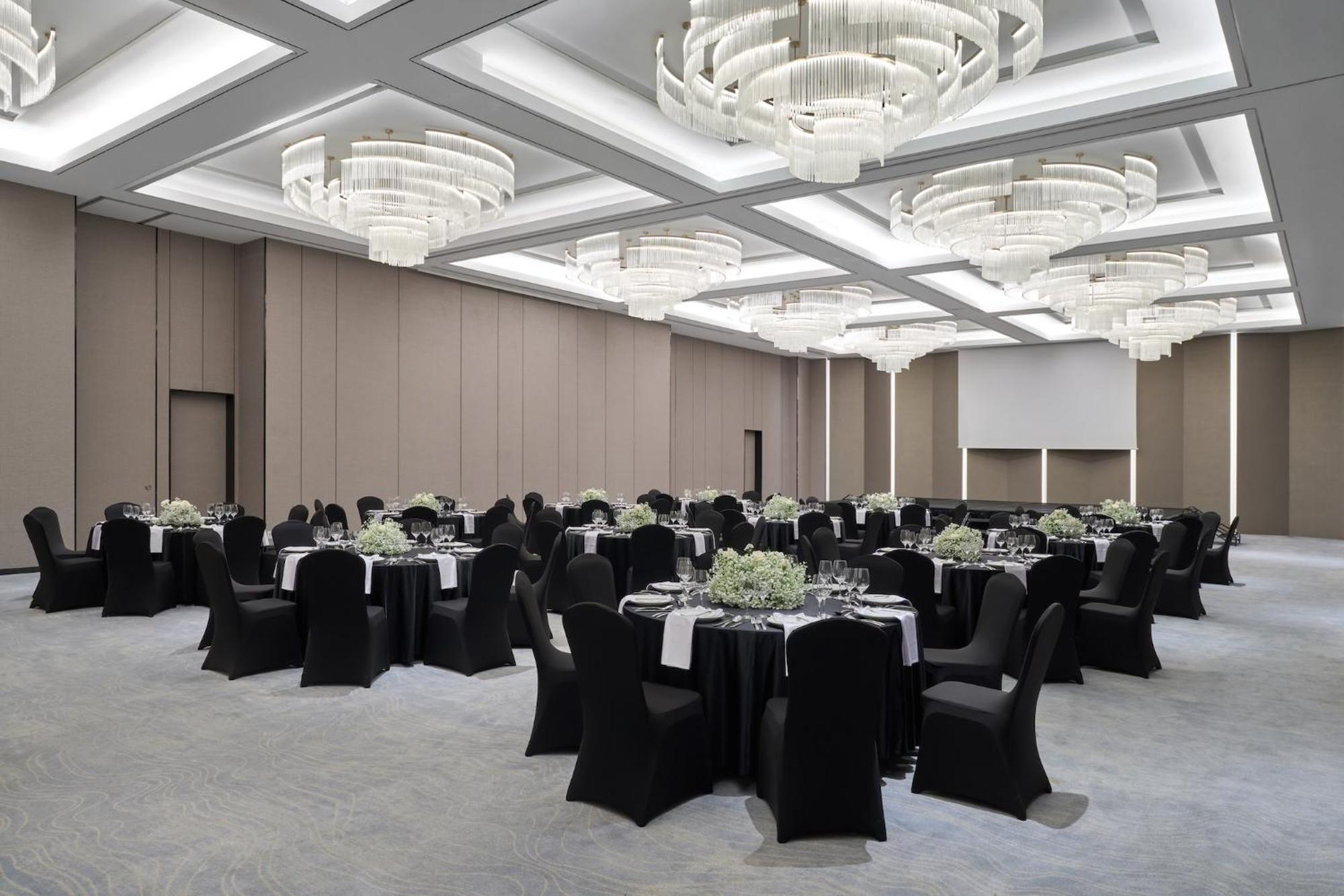 Crowne Plaza Danang City Centre By Ihg Exterior photo