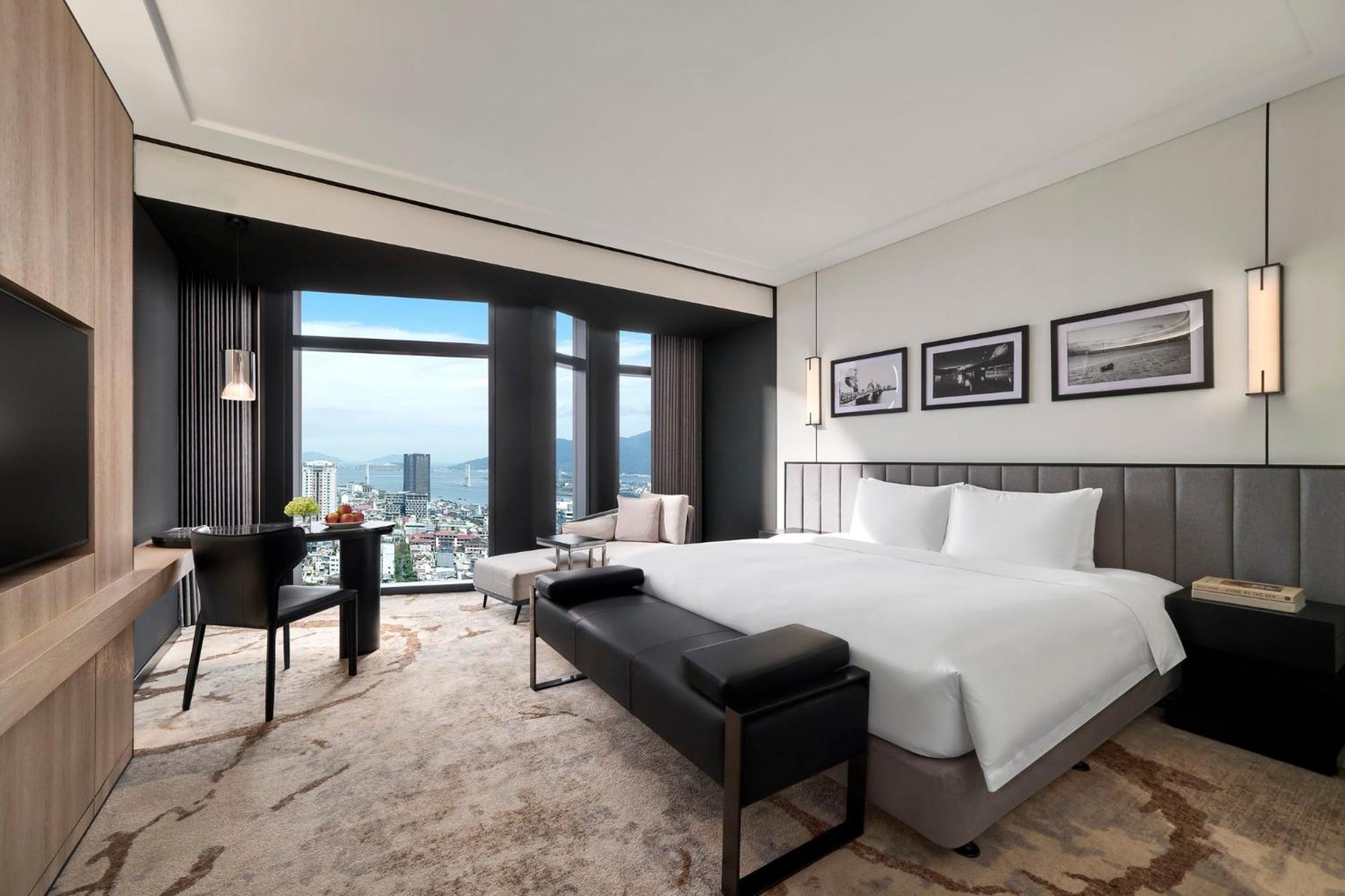 Crowne Plaza Danang City Centre By Ihg Exterior photo