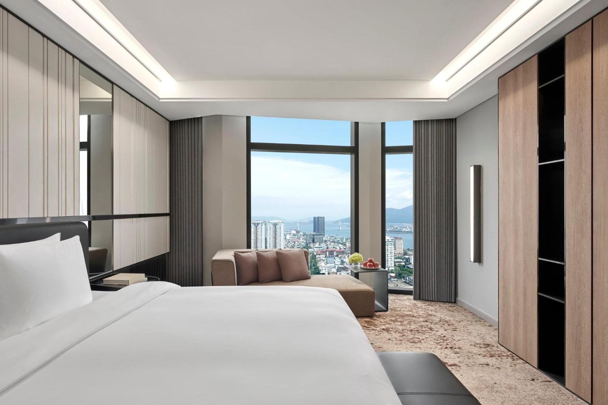 Crowne Plaza Danang City Centre By Ihg Exterior photo